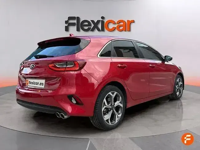 Usado Kia Ceed 136 CV (100 kW) 2021 Rojo Utilitario