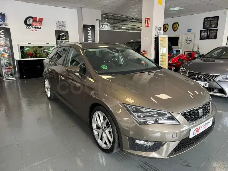 Usado Seat Leon FR 150 CV (110 kW) 2016 Marrón Familiar
