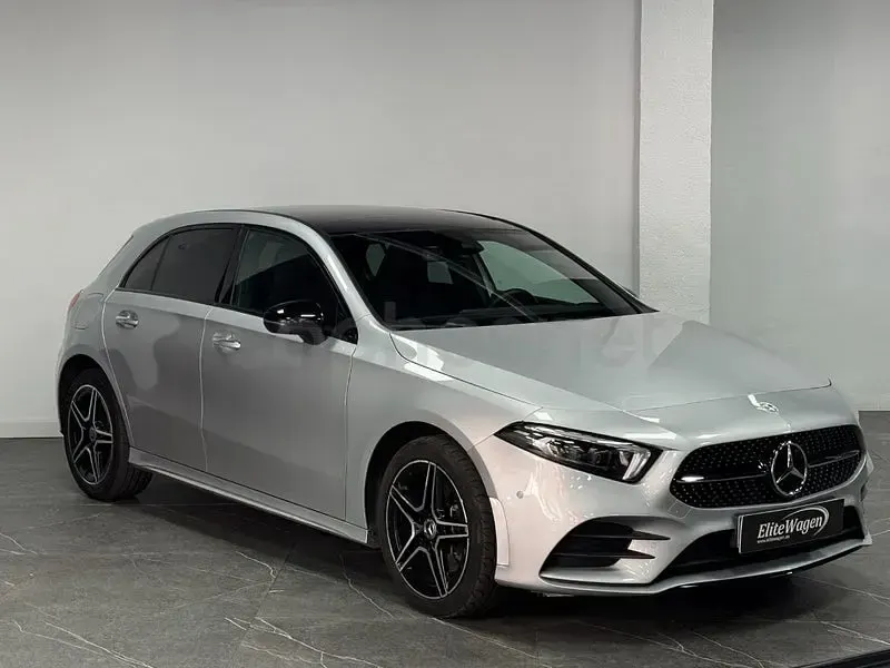 Usado Mercedes A250 218 CV (160 kW) 2022 Gris / plata Berlina