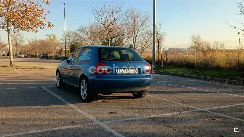 Usado Audi A3 Ambition 150 CV (110 kW) 2003 Azul Utilitario