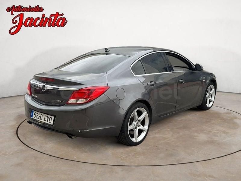 Usado Opel Insignia Cosmo 220 CV (161 kW) 2010 Gris / plata Berlina