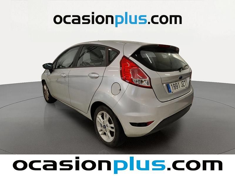 Usado Ford Fiesta Trend 82 CV (60 kW) 2017 Gris Berlina