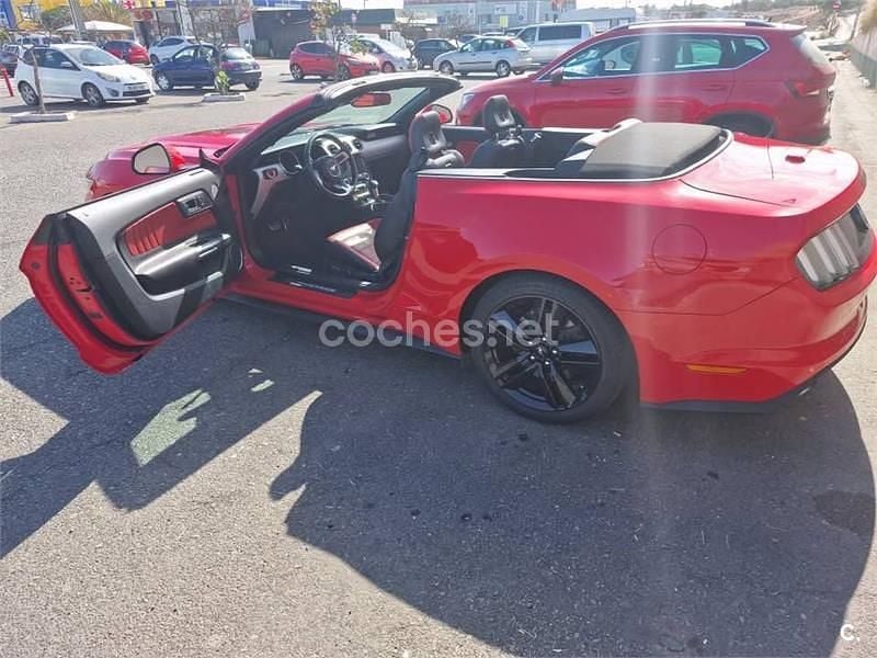 Usado Ford Mustang Convertible 314 CV (230 kW) 2018 Rojo Descapotable