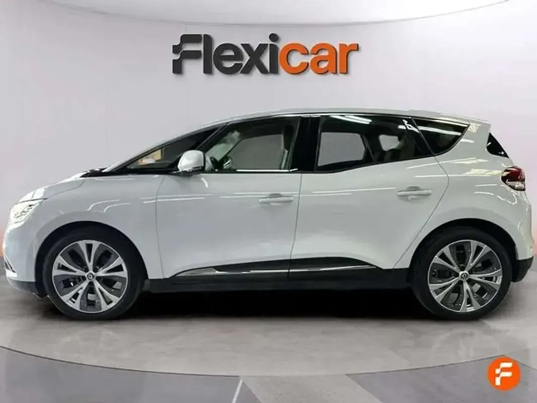 Usado Renault Scénic Zen 131 CV (96 kW) 2018 Blanco Monovolumen