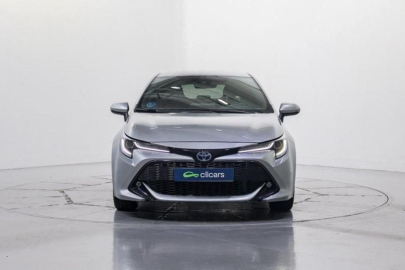Usado Toyota Corolla Edition 140 CV (102 kW) 2023 Gris / plata Berlina