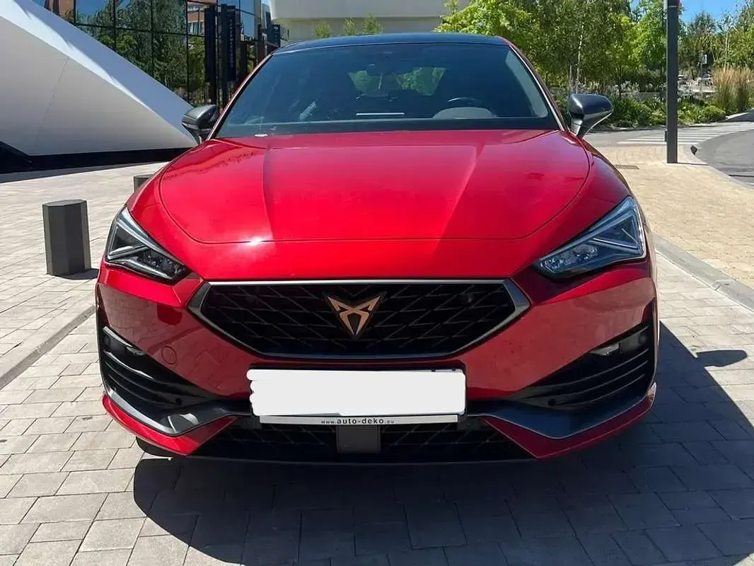 Usado Cupra Leon 245 CV (180 kW) 2021 Rojo Utilitario