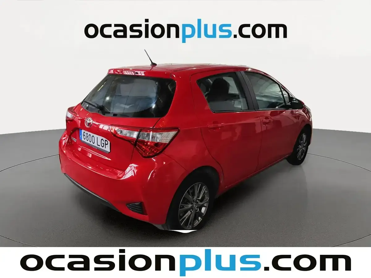 Usado Toyota Yaris Active 69 CV (50 kW) 2020 Rojo Berlina