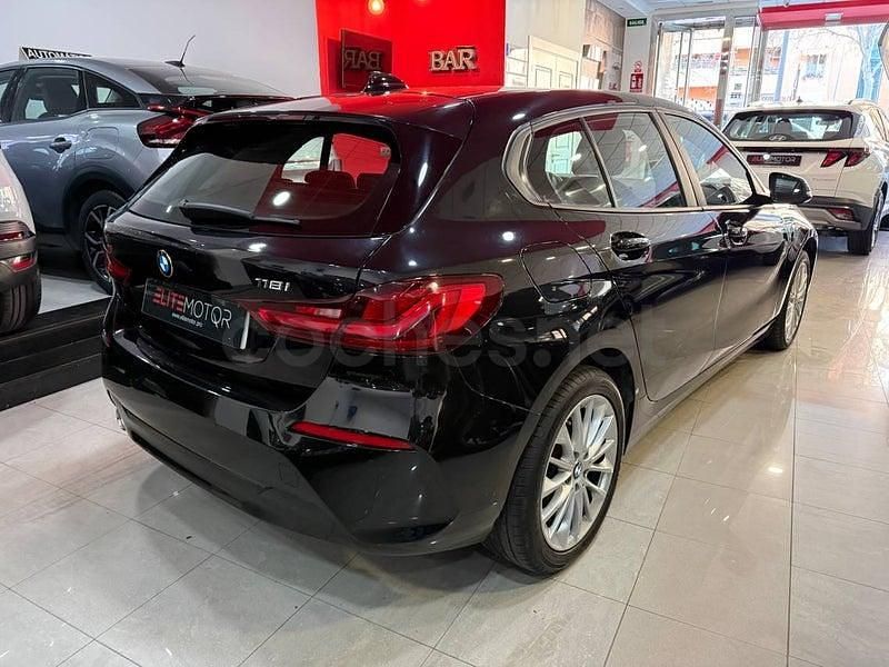 Usado BMW 118 Sport Line 136 CV (100 kW) 2023 Blanco Utilitario