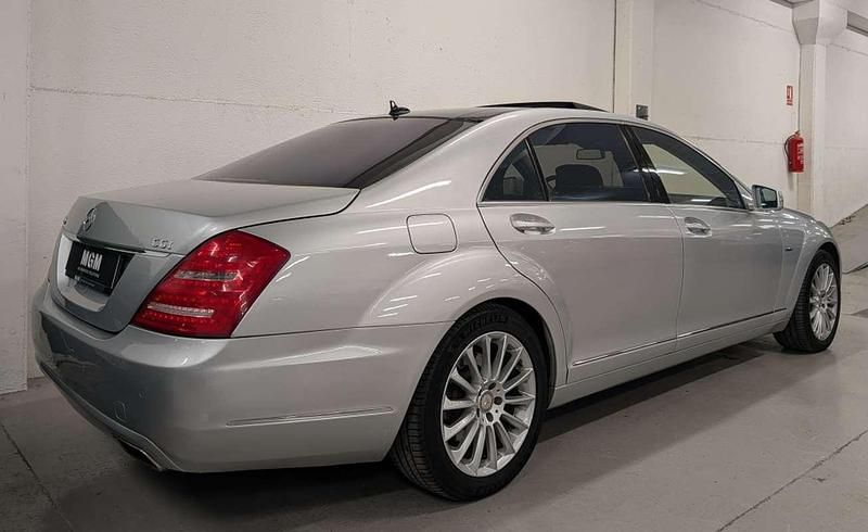 Usado Mercedes S500 435 CV (319 kW) 2011 Plateado Berlina
