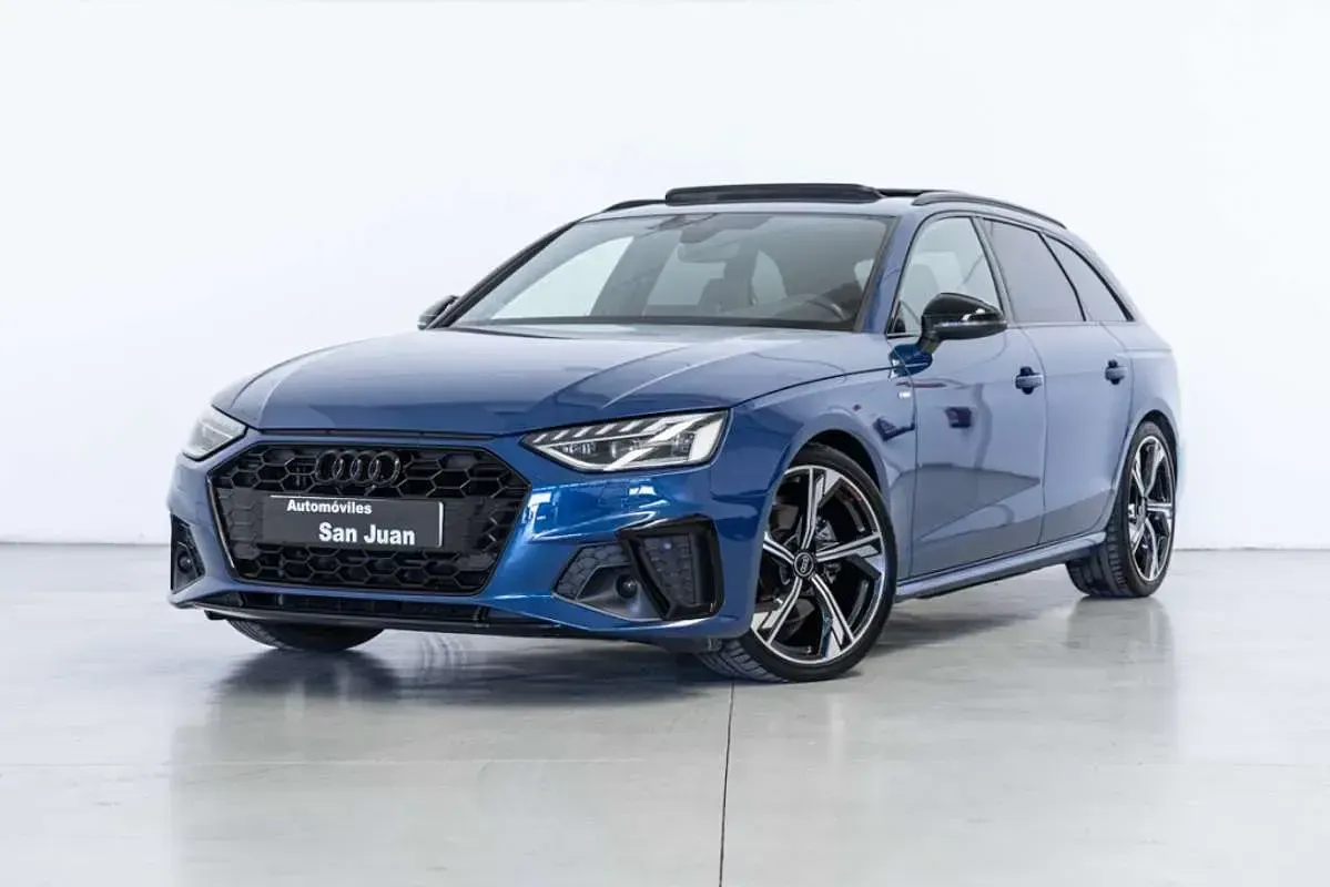 Usado Audi A4 Ambiente 163 CV (119 kW) 2023 Azul Familiar