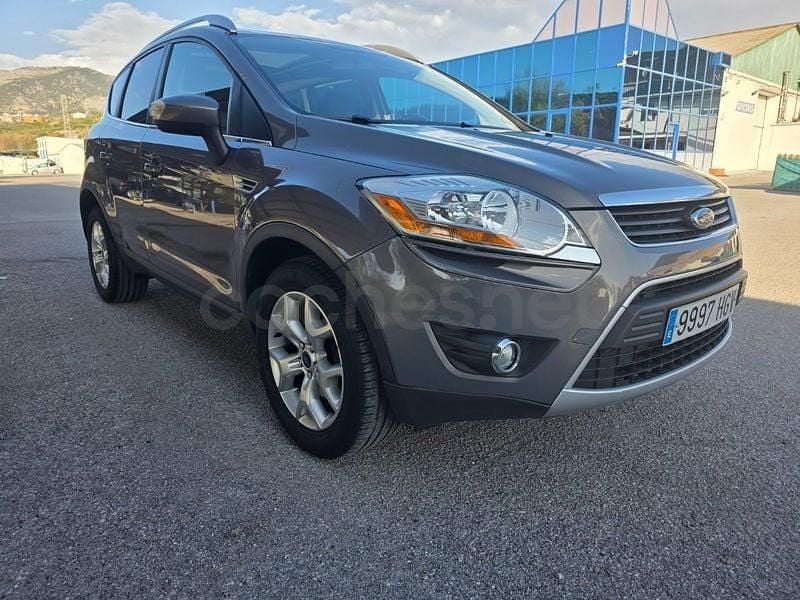Usado Ford Kuga Titanium 140 CV (102 kW) 2011 Gris / plata SUV