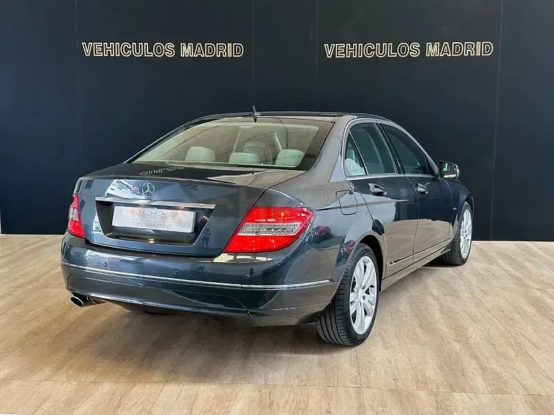 Usado Mercedes C220 Avantgarde 170 CV (125 kW) 2010 Gris / plata Berlina