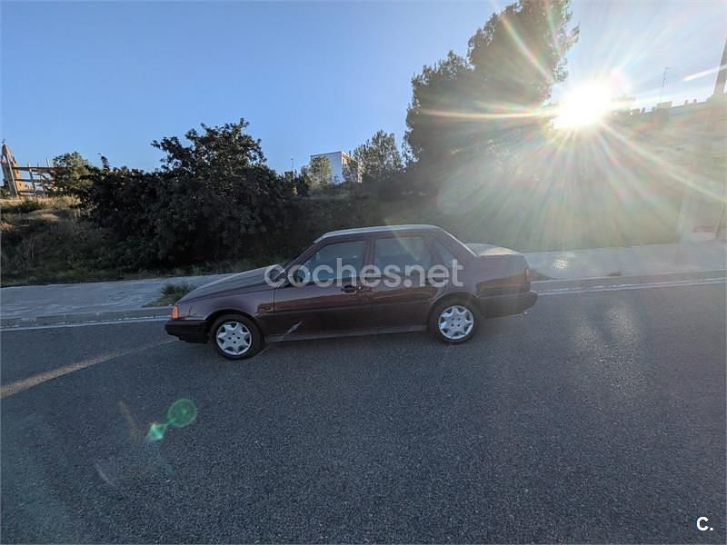 Usado Volvo 460 90 CV (66 kW) 1992 Granate Berlina