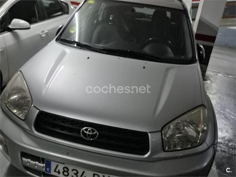Usado Toyota RAV4 Sol 150 CV (110 kW) 2002 Gris / plata SUV