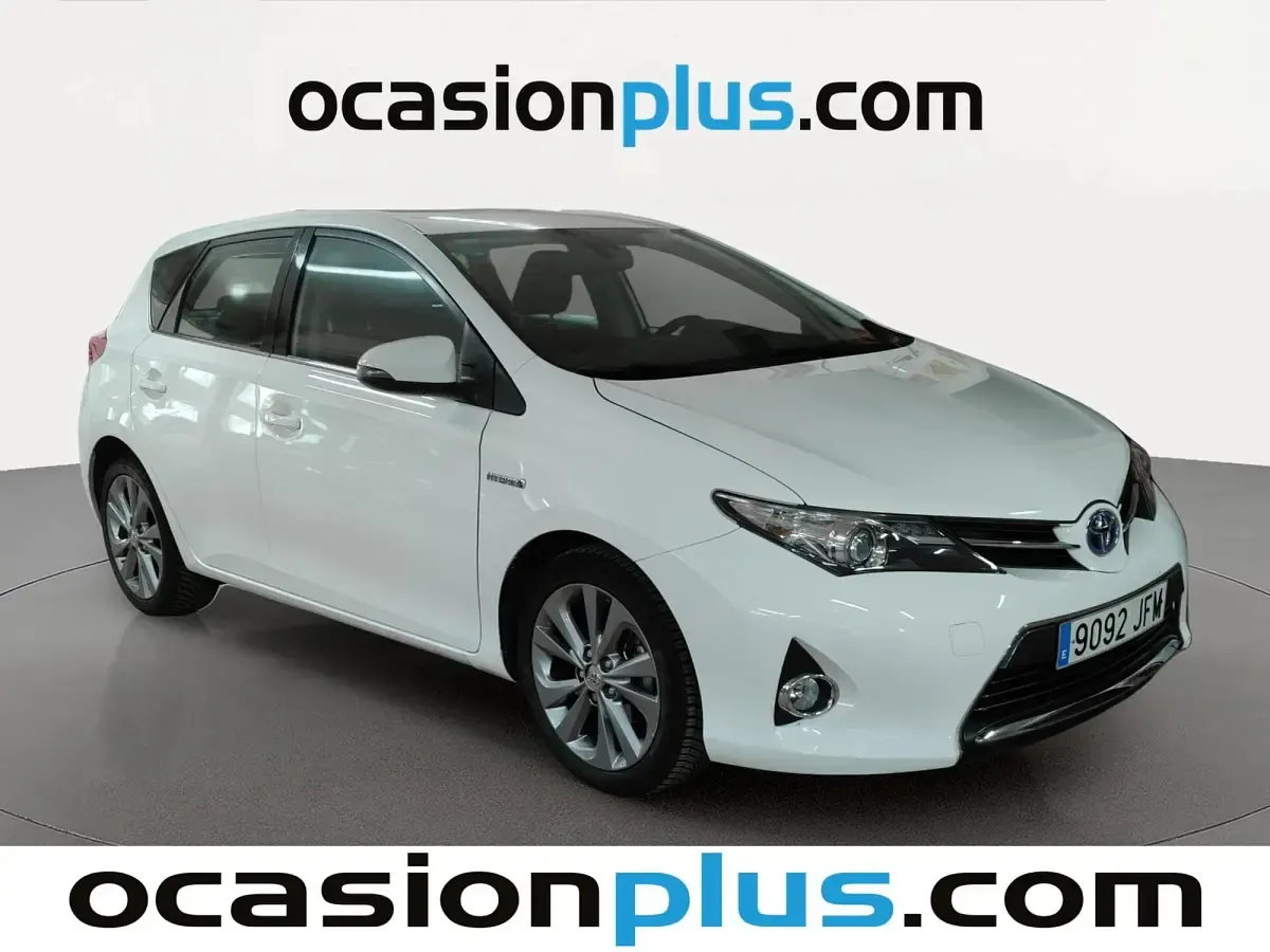 Usado Toyota Auris Hybrid Active 136 CV (100 kW) 2015 Blanco Utilitario
