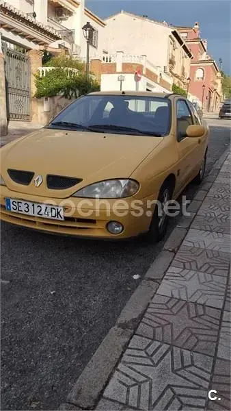 Usado Renault Mégane Coupé 95 CV (69 kW) 1999 Amarillo Coupe