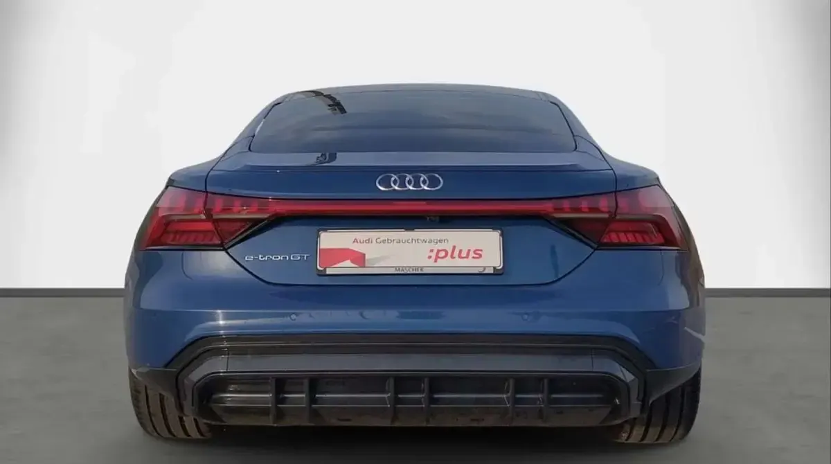 Usado Audi e-tron GT quattro 350 kW (476 CV) 2023 Azul Berlina