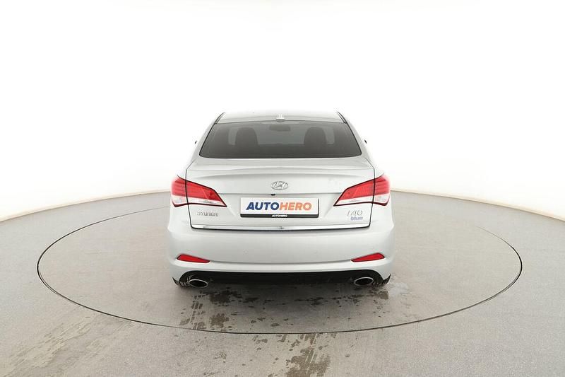 Usado Hyundai i40 Style 136 CV (100 kW) 2014 Gris Berlina