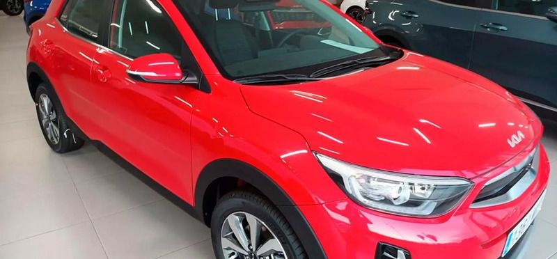 Signal red Nuevo 2025 Kia Stonic SUV | 18.460 € (Precio justo) - Imagen 1/4