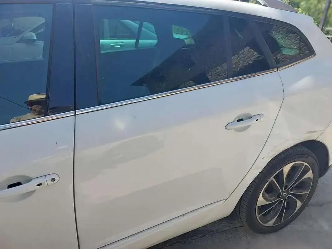 Usado Renault Mégane GrandTour Bose Edition 110 CV (80 kW) 2014 Blanco Familiar
