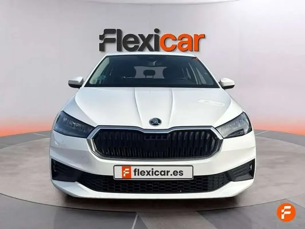 Usado Skoda Fabia Active 75 CV (55 kW) 2022 Blanco Utilitario