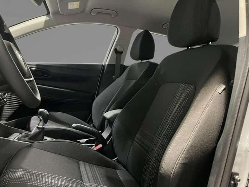 Usado Hyundai i20 101 HP (74 kW) 2025 Cinzento Citadino