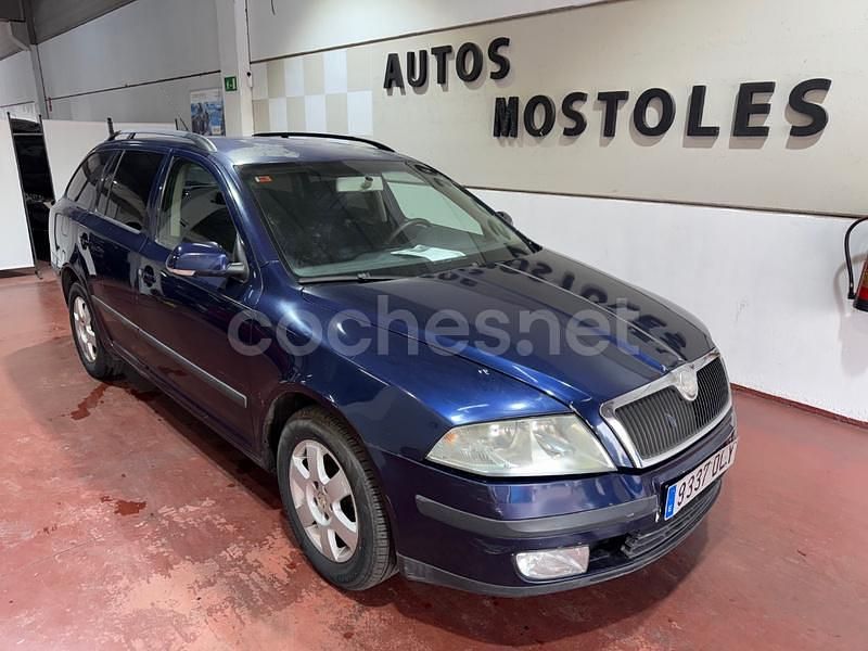 Azul Usado 2005 Skoda Octavia Elegance Familiar | 1995 € (Un poco caro) - Imagen 1/4