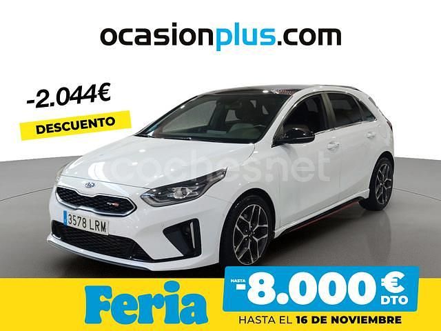 Blanco Usado 2021 Kia Ceed GT-Line Berlina | 22.490 € - Imagen 1/4