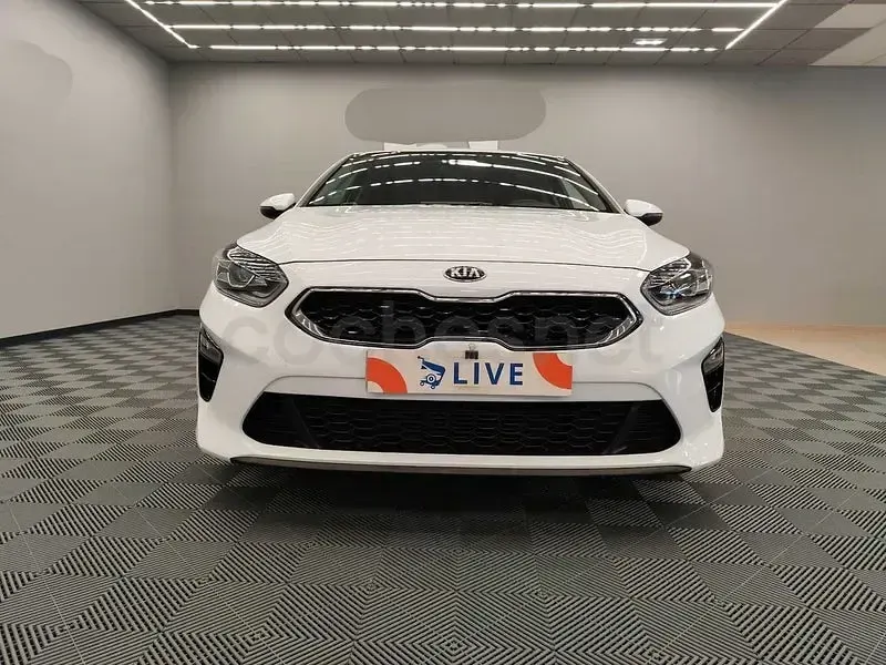 Usado Kia Ceed 136 CV (100 kW) 2021 Blanco Utilitario