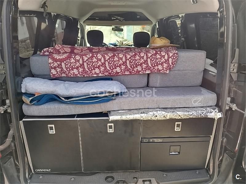 Usado Dacia Dokker Essentiel 95 CV (69 kW) 2019 Negro Monovolumen