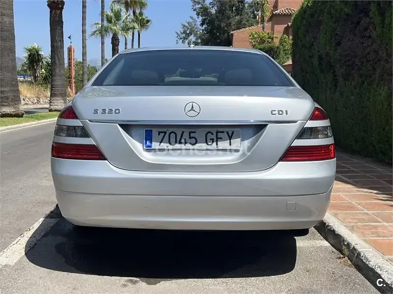 Usado Mercedes S320 235 CV (172 kW) 2008 Gris / plata Berlina