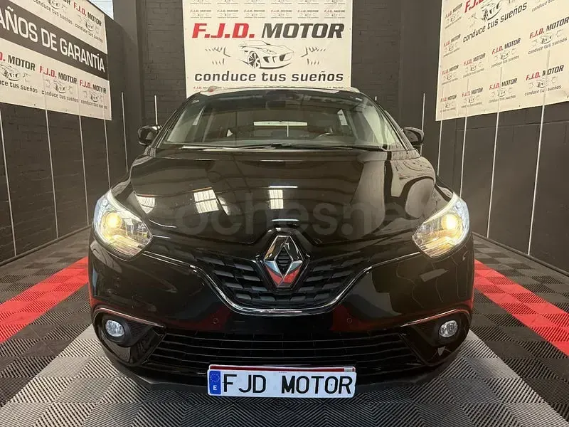 Usado Renault Grand Scénic IV Zen 110 CV (80 kW) 2018 Negro Monovolumen
