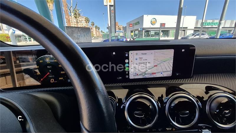 Usado Mercedes A180 122 CV (89 kW) 2019 Gris / plata Berlina