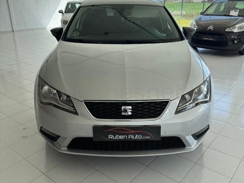 Usado Seat Leon Style 150 CV (110 kW) 2015 Gris / plata Berlina