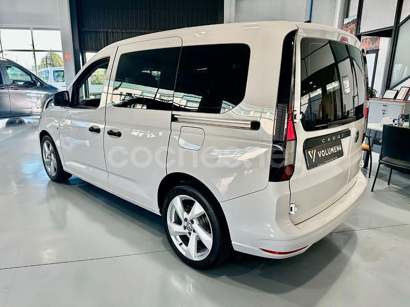 Usado VW Caddy 102 CV (75 kW) 2021 Blanco Monovolumen