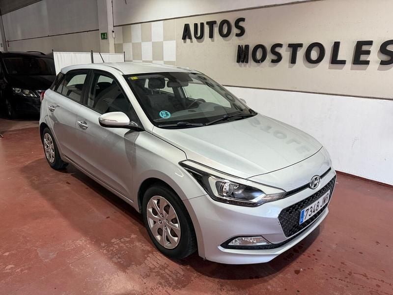 Usado Hyundai i20 85 CV (62 kW) 2016 Gris