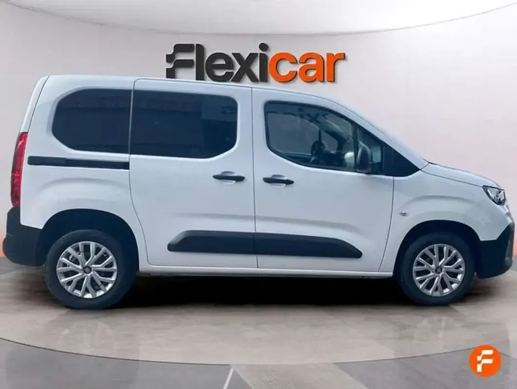 Usado Fiat Doblò 101 CV (74 kW) 2024 Blanco Monovolumen