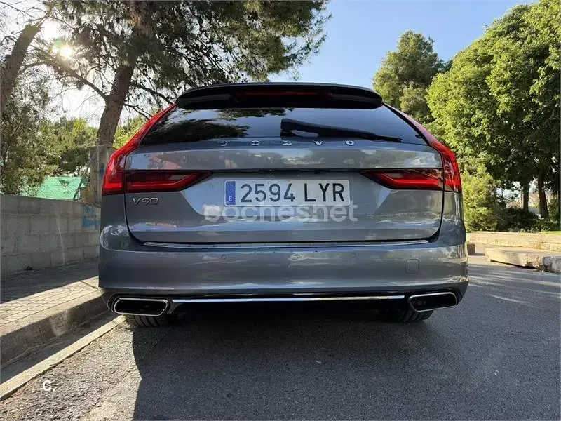 Usado Volvo V90 Inscription 150 CV (110 kW) 2017 Gris / plata Familiar