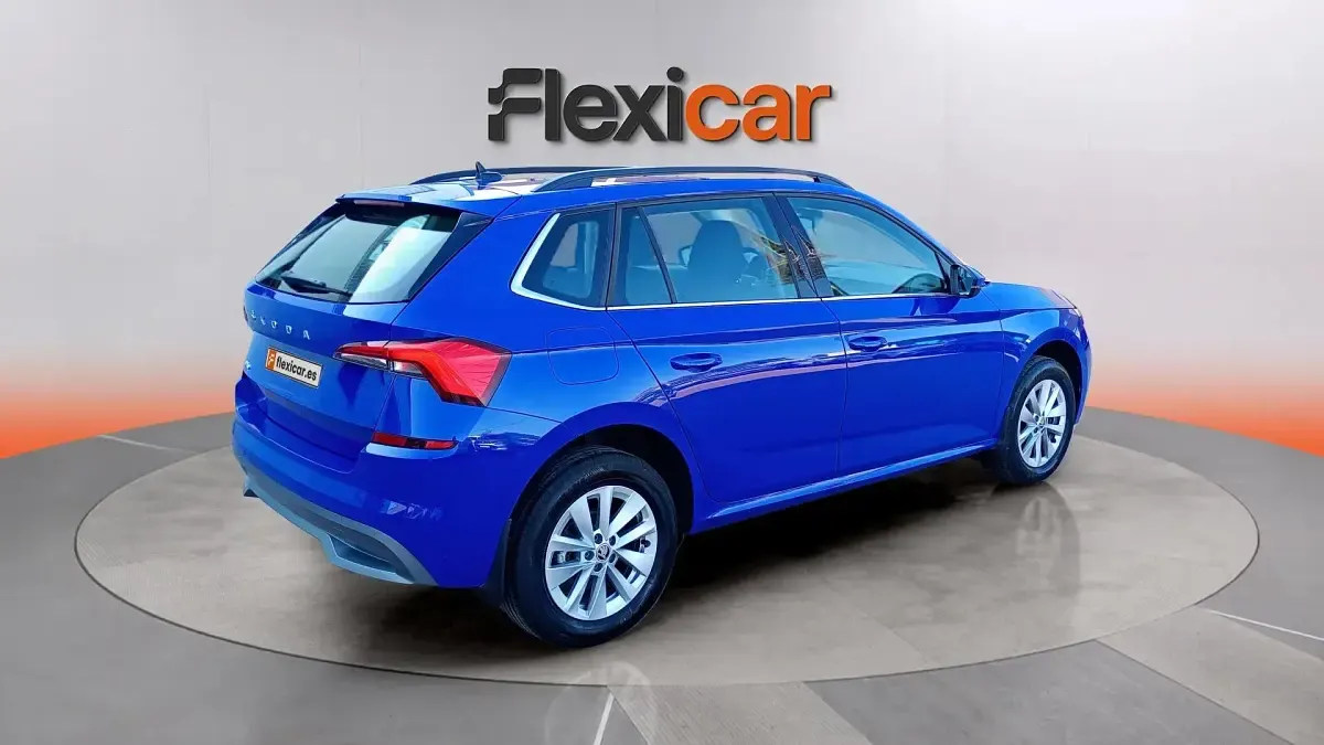 Usado Skoda Kamiq Ambition 110 CV (80 kW) 2023 Azul SUV