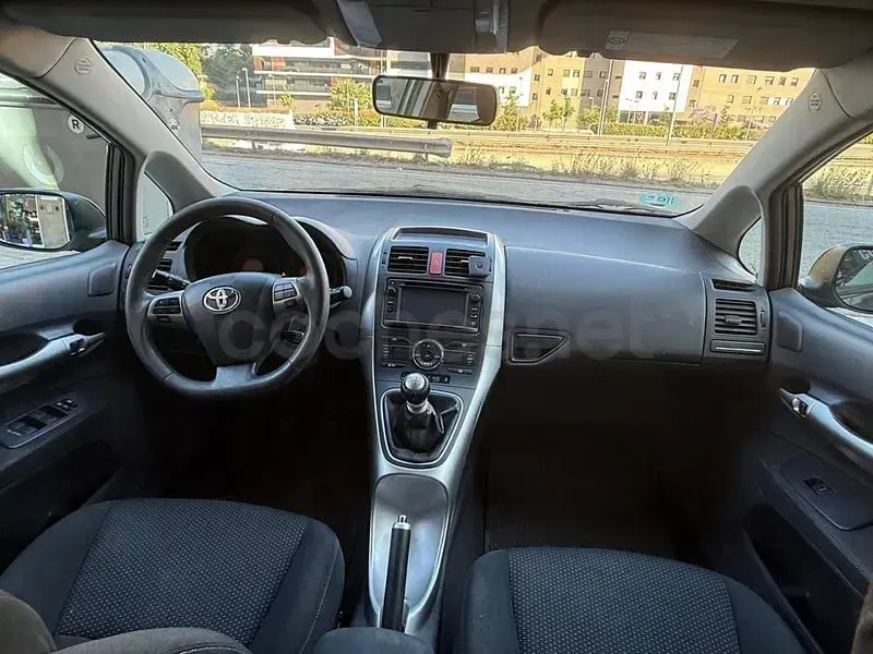 Usado Toyota Auris Active 132 CV (97 kW) 2012 Azul Berlina