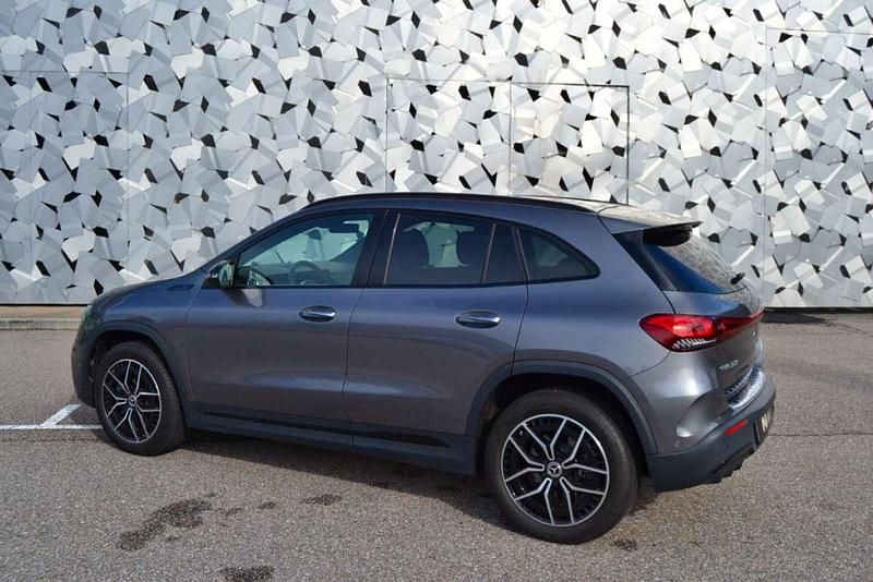 Usado Mercedes EQA350 214 kW (292 CV) 2022 Gris SUV