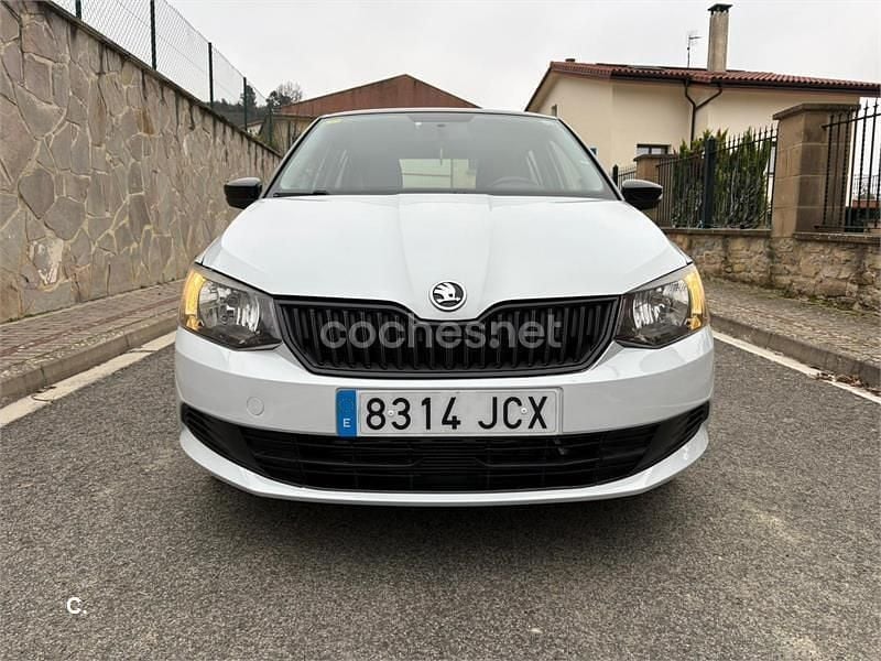 Usado Skoda Fabia Ambition 90 CV (66 kW) 2015 Blanco Berlina