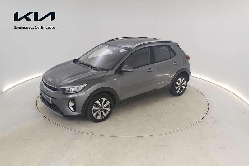Gris Usado 2024 Kia Stonic SUV | 14.800 € (Buen precio) - Imagen 1/4