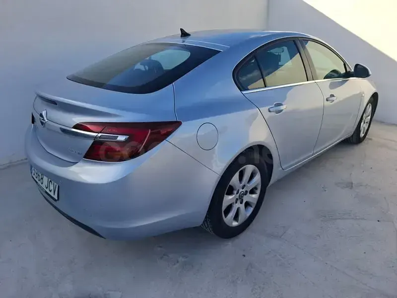 Usado Opel Insignia Eco 136 CV (100 kW) 2016 Gris / plata Berlina
