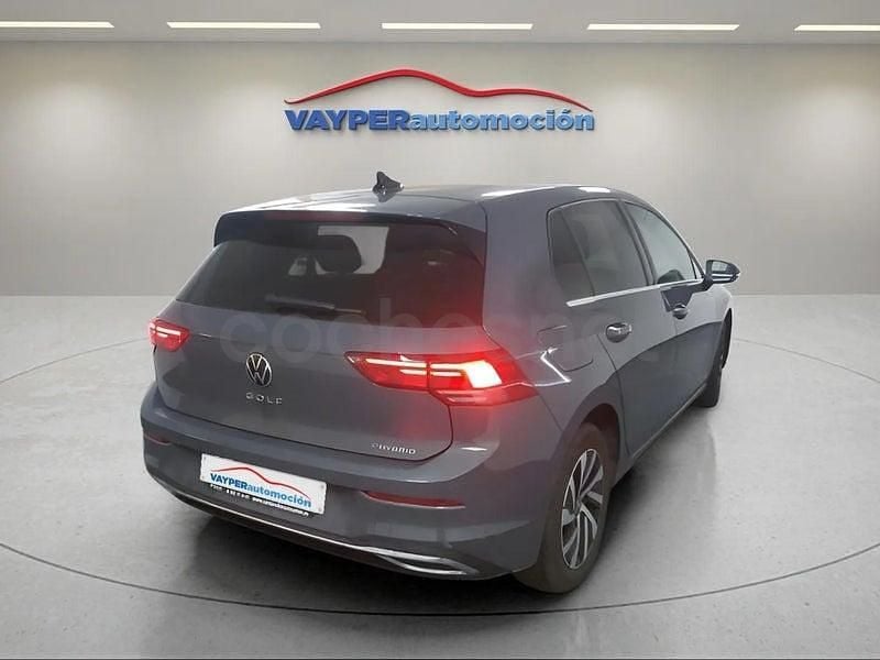 Usado VW Golf VIII 204 CV (150 kW) 2023 Gris / plata Berlina