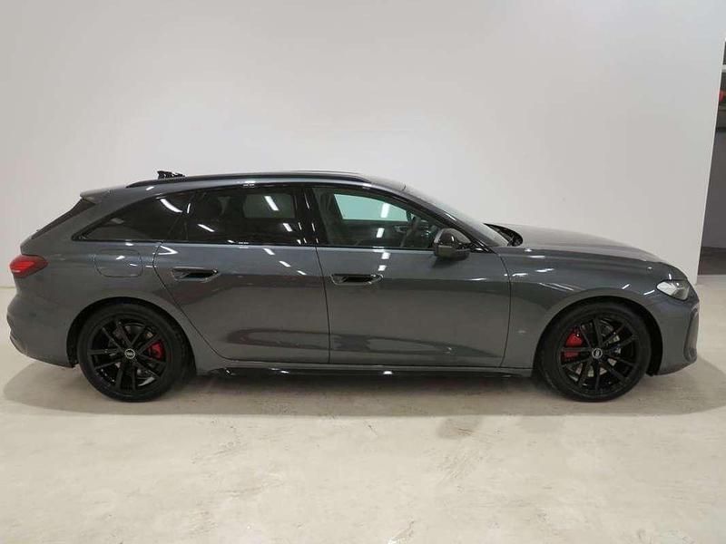 Usado Audi A5 204 CV (150 kW) 2025 Gris Familiar