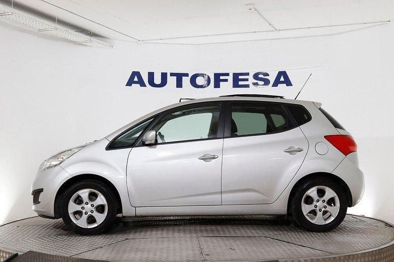 Usado Kia Venga Premium 125 CV (91 kW) 2013 Plata Utilitario