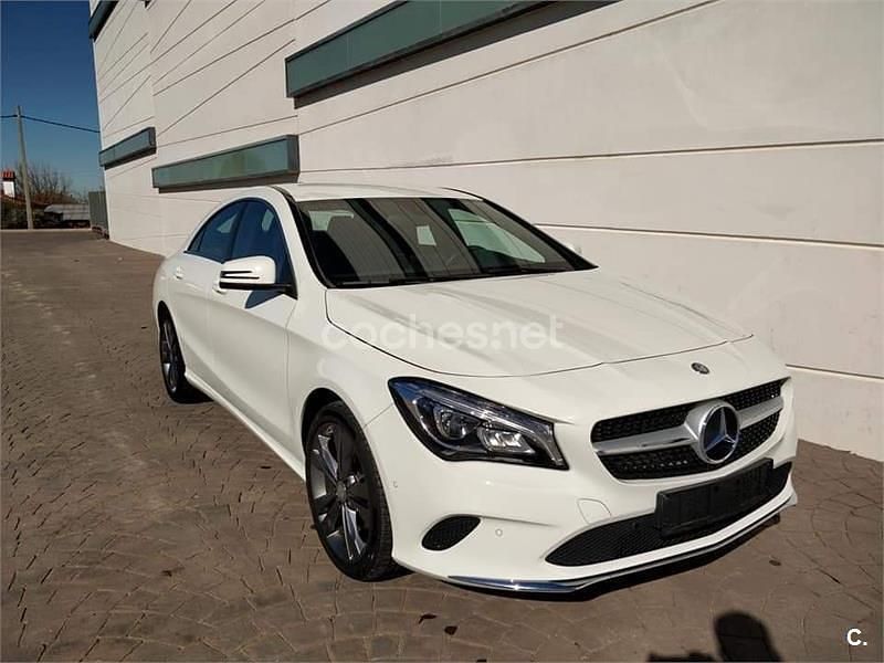 Blanco Usado 2016 Mercedes CLA180 Urban Berlina | 17.300 € (Buen precio) - Imagen 1/4