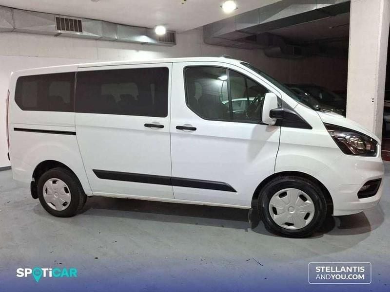 Usado Ford Tourneo Trend 137 CV (100 kW) 2023 Blanco Monovolumen