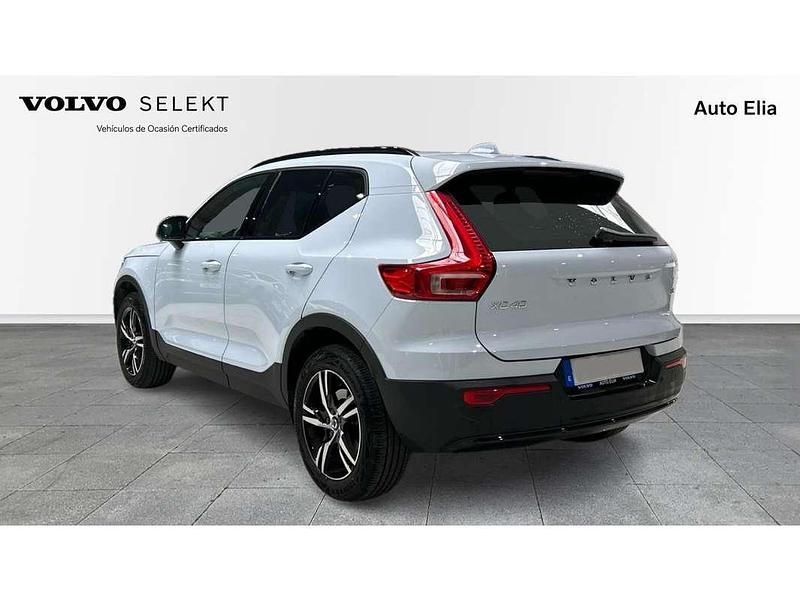 Usado Volvo XC40 Plus 129 CV (94 kW) 2025 Azul SUV